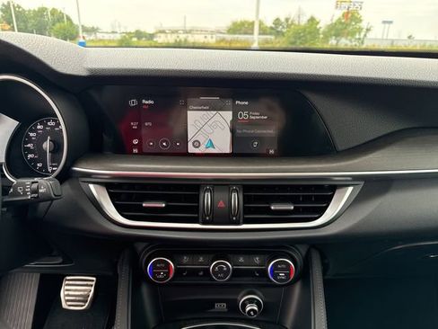 Used 2022 Alfa Romeo Stelvio Ti image 21