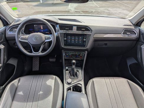 Used 2023 Volkswagen Tiguan SE w/ Panoramic Sunroof Package AWD/4WD image 23