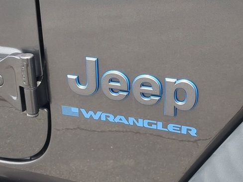 Used 2024 Jeep Wrangler Unlimited AWD/4WD image 13