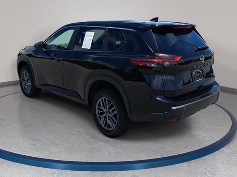 Used 2024 Nissan Rogue S AWD/4WD image 7