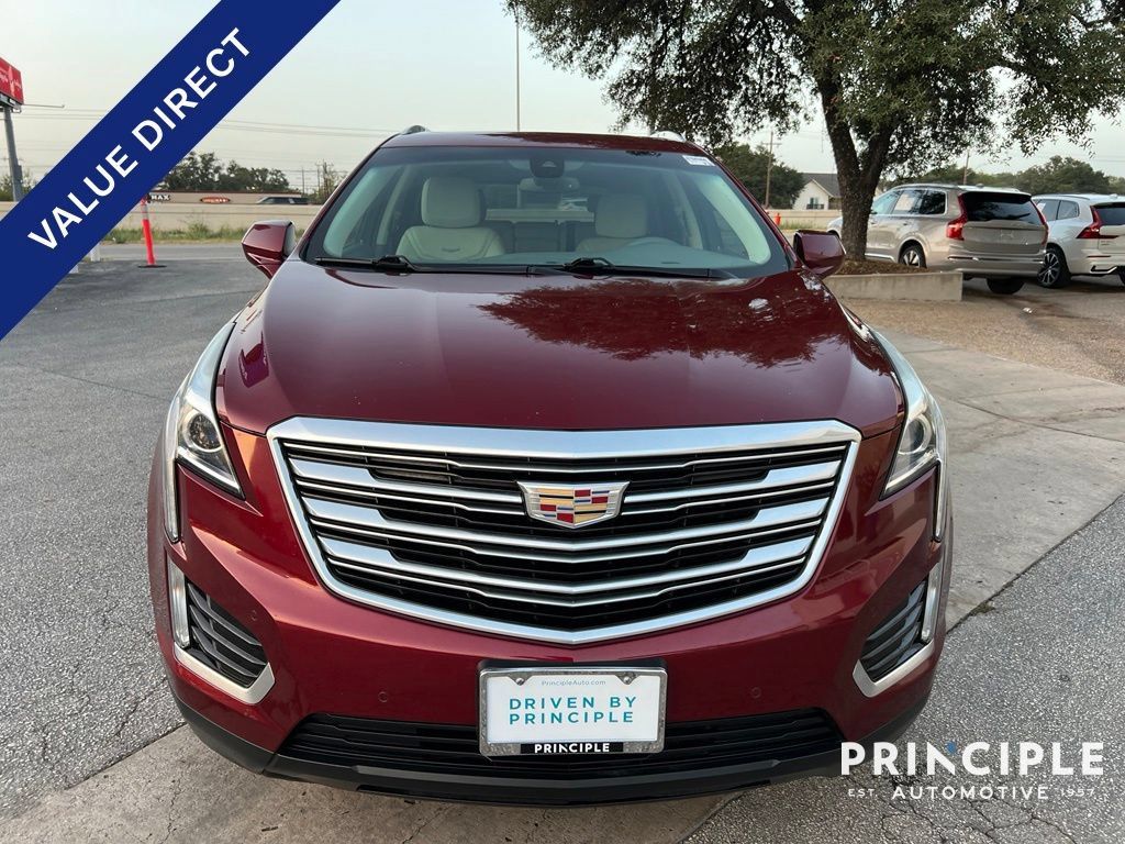 Used 2018 Cadillac XT5 Luxury w/ Driver Awareness Package FWD image 3