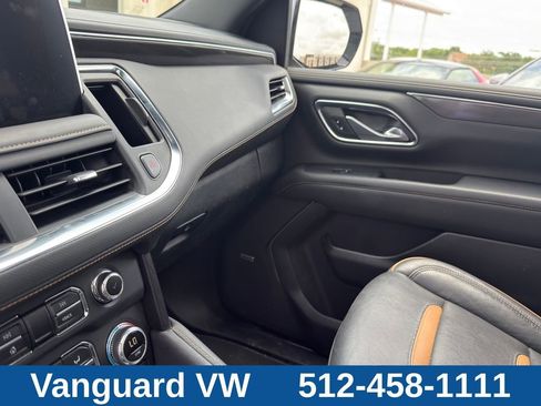 Used 2024 GMC Yukon XL AT4 AWD/4WD image 18