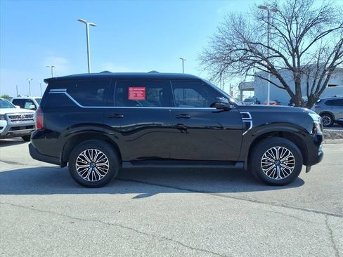 Used 2025 Nissan Armada Platinum AWD/4WD image 9
