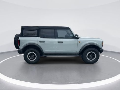 Certified 2023 Ford Bronco Badlands w/ Sasquatch Package AWD/4WD image 8