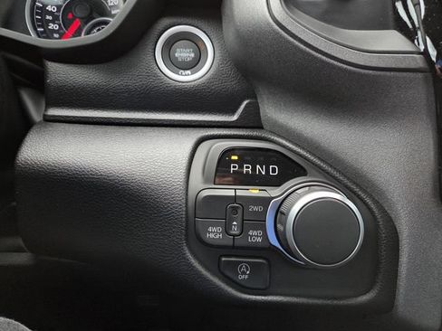 New 2026 RAM 1500 Express AWD/4WD image 17