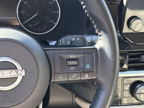 Used 2022 Nissan Pathfinder SL image 34