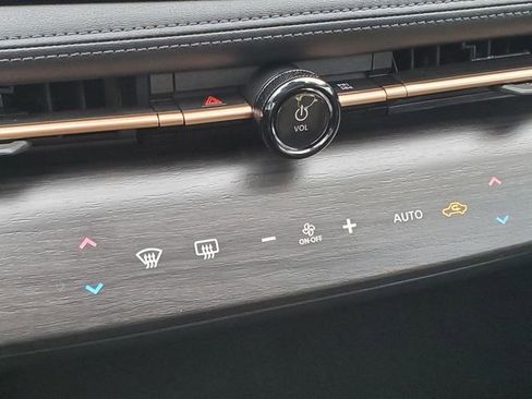 Certified 2023 Nissan Ariya FWD image 28