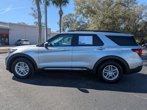 Used 2025 Ford Explorer Active image 7