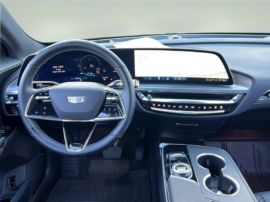 Used 2025 Cadillac Lyriq Luxury RWD image 13