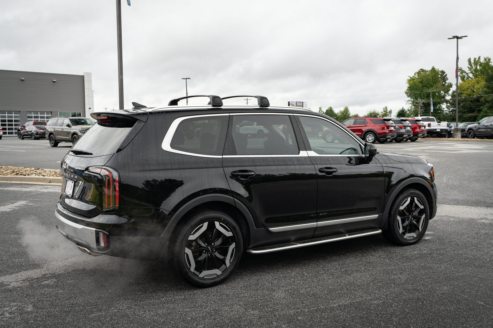 Used 2023 Kia Telluride EX w/ EX Captain's Chair Package FWD image 10
