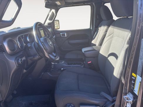 Used 2021 Jeep Wrangler Unlimited Sport S image 9