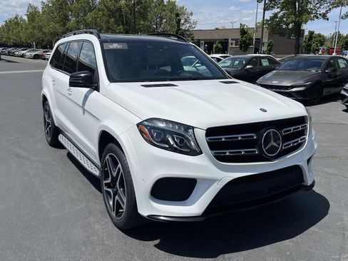 Used 2017 Mercedes-Benz GLS 550 4MATIC image 4