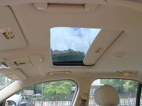 Used 2006 Jaguar XJ8 RWD image 22