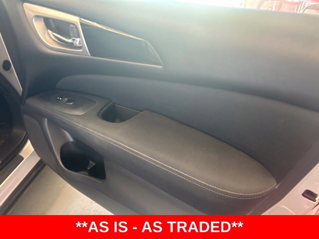 Used 2017 Nissan Pathfinder S AWD/4WD image 6