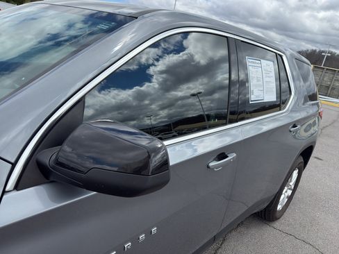 Used 2021 Chevrolet Traverse LS image 14