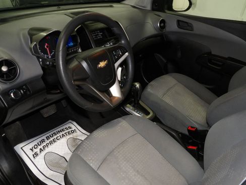 Used 2016 Chevrolet Sonic LS FWD image 8