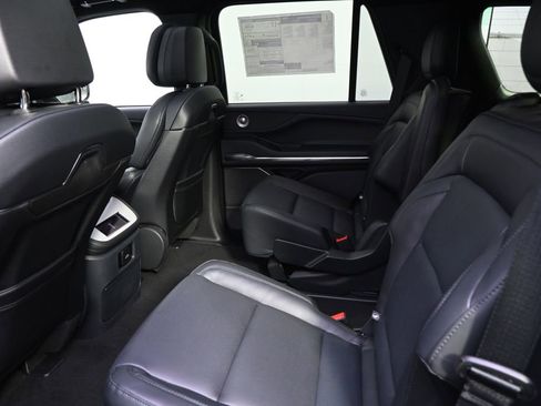 New 2026 Lincoln Navigator Reserve AWD/4WD image 21
