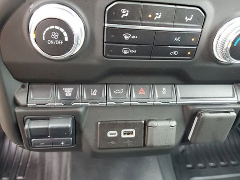 Used 2024 GMC Sierra 3500 Pro w/ Convenience Package image 23