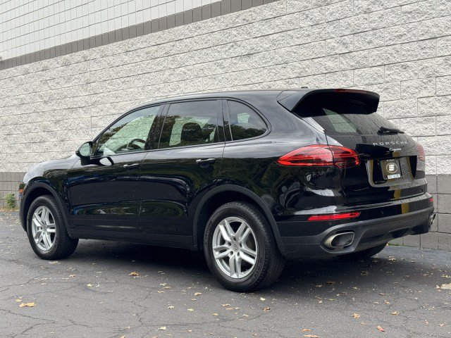 Used 2016 Porsche Cayenne w/ Premium Package AWD/4WD image 36