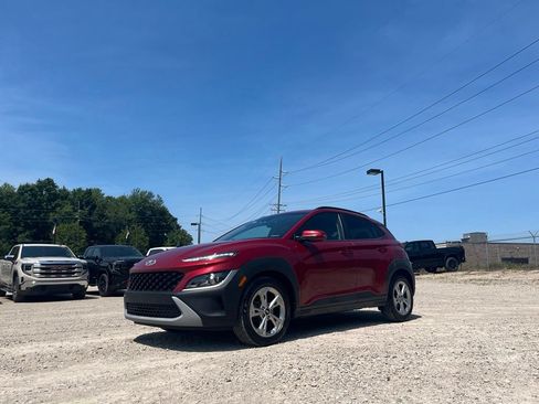 Used 2023 Hyundai Kona SEL FWD image 2