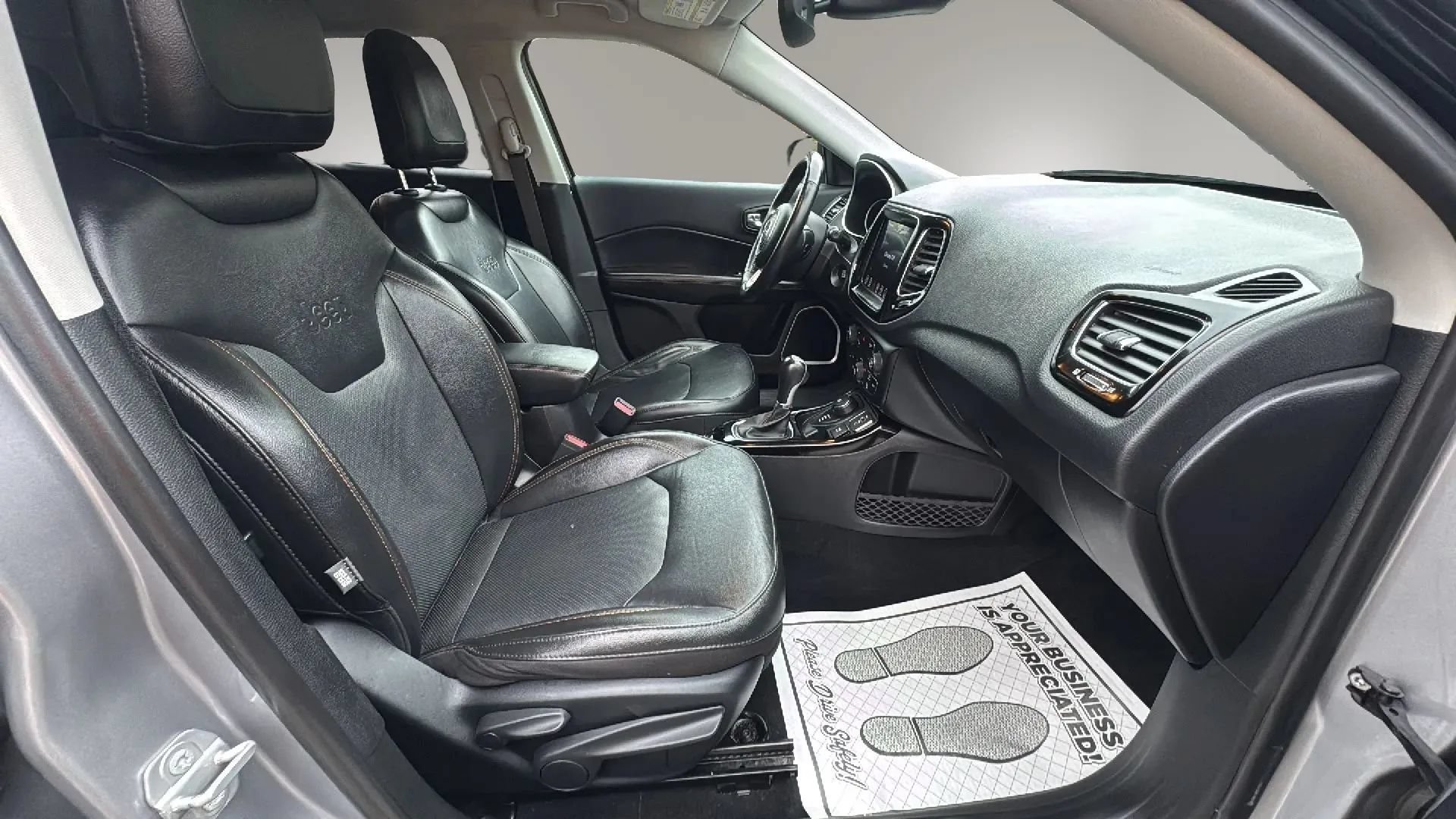Used 2019 Jeep Compass Limited w/ Safety & Security Group AWD/4WD image 9