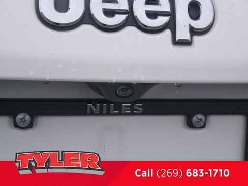 Used 2018 Jeep Compass Latitude w/ Cold Weather Group image 15