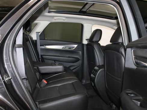 Used 2017 Cadillac XT5 Luxury AWD/4WD image 12