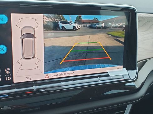 New 2026 Volkswagen Atlas SE FWD image 27