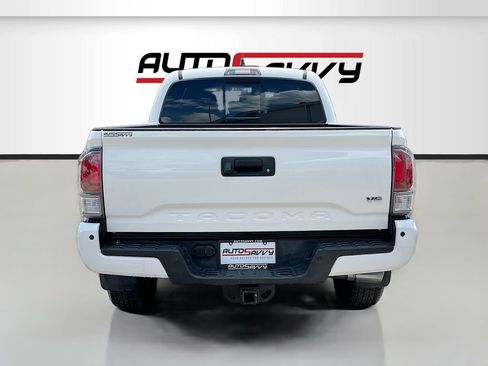 Used 2022 Toyota Tacoma TRD Sport w/ Technology Package RWD image 6