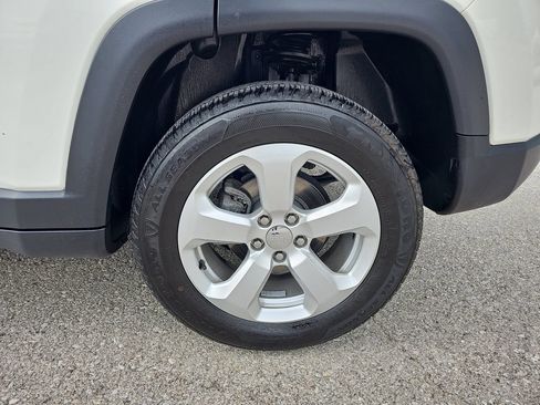 Used 2019 Jeep Compass Latitude w/ Cold Weather Group AWD/4WD image 37