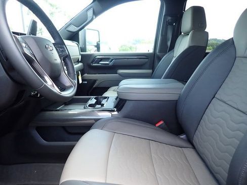 Used 2026 Chevrolet Silverado 2500 ZR2 AWD/4WD image 11