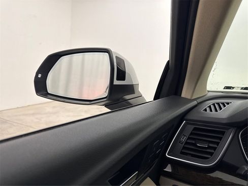 Used 2019 Audi Q5 2.0T Premium w/ Convenience Package image 26