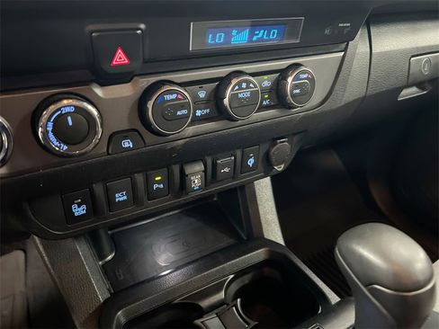 Used 2023 Toyota Tacoma TRD Off-Road w/ Technology Package image 15