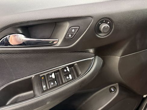 Used 2019 Chevrolet Cruze LS w/ LS Convenience Package FWD image 22