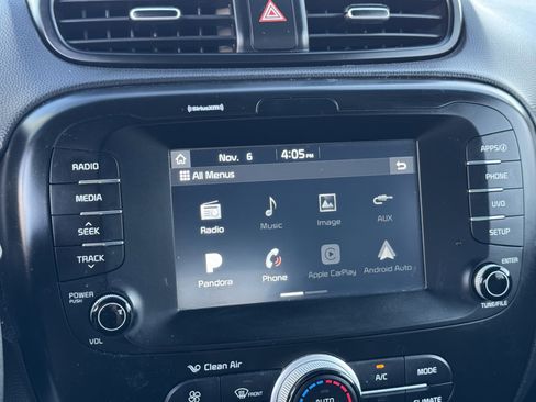 Used 2019 Kia Soul + image 24