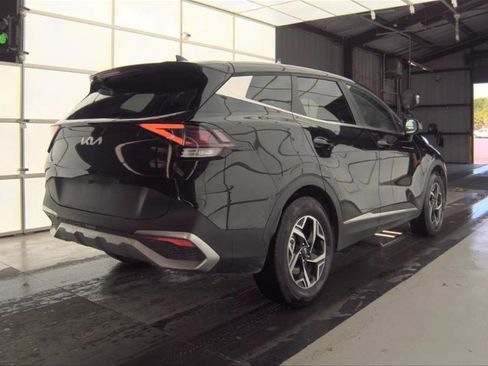 Used 2025 Kia Sportage LX FWD image 9