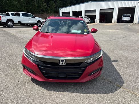 Used 2018 Honda Accord Sport image 2