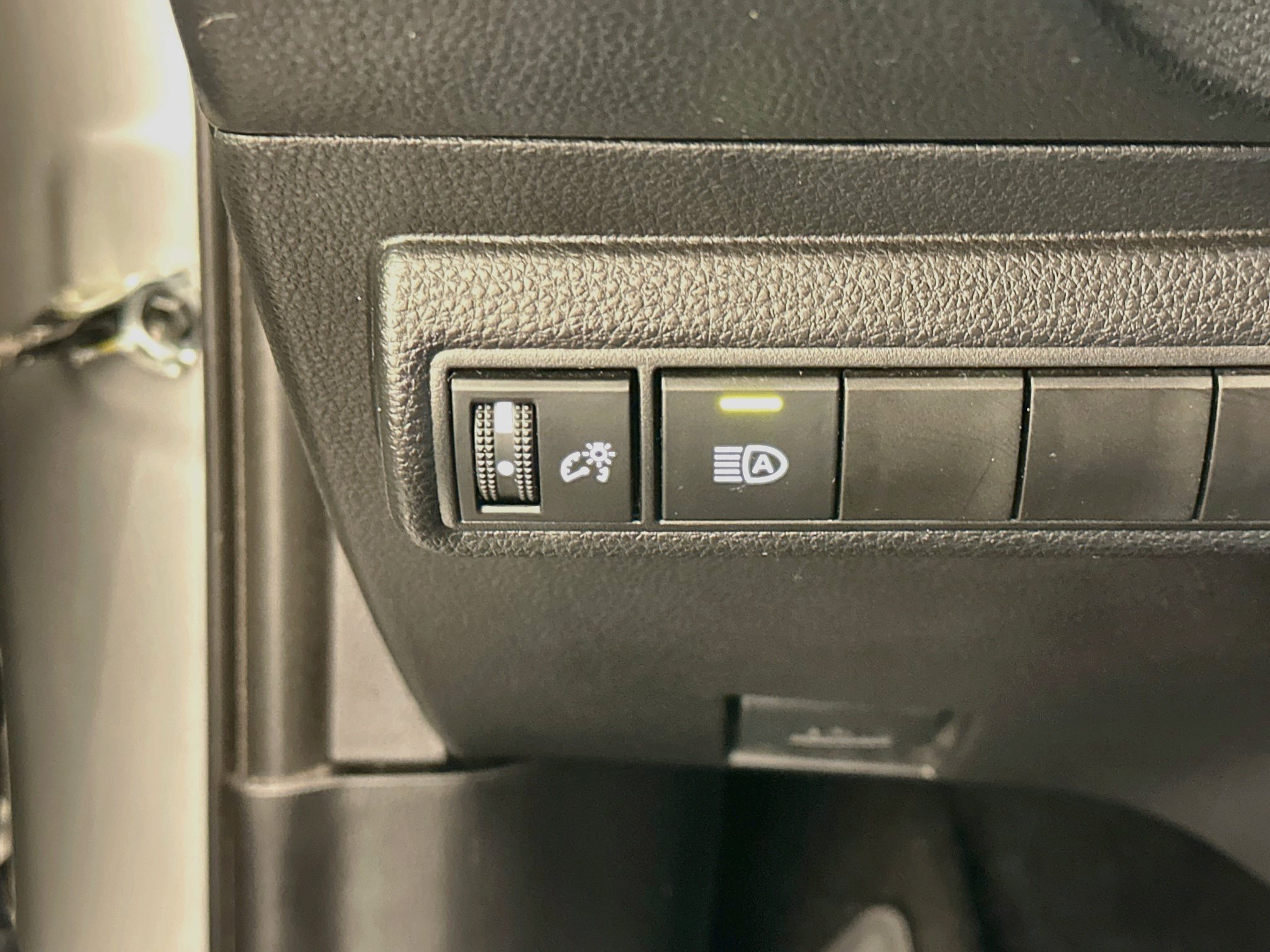 Used 2026 Toyota Corolla LE FWD image 17