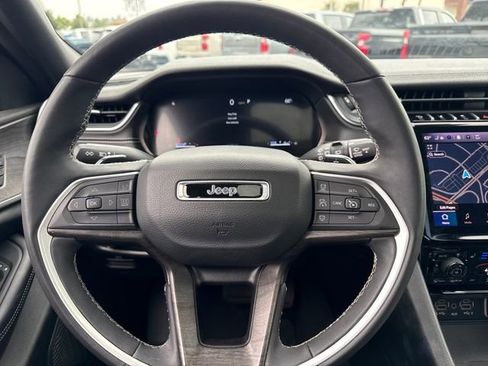 Used 2024 Jeep Grand Cherokee L Limited w/ Luxury Tech Group II AWD/4WD image 14