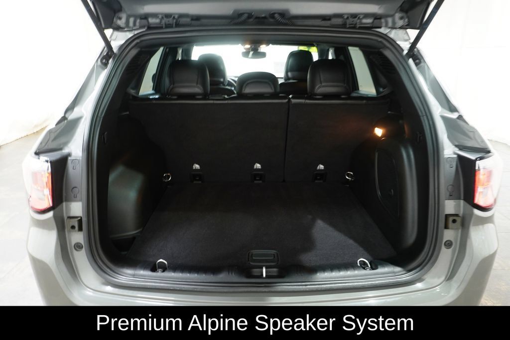 Used 2023 Jeep Compass Limited w/ Sun and Sound Group AWD/4WD image 9