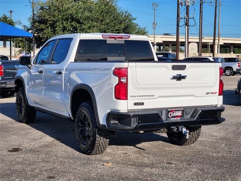 Used 2022 Chevrolet Silverado 1500 ZR2 image 5