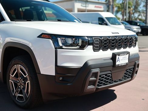 New 2026 Jeep Cherokee Laredo AWD/4WD image 7