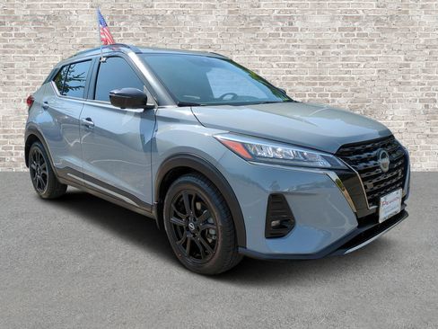 Used 2023 Nissan Kicks SR FWD image 1