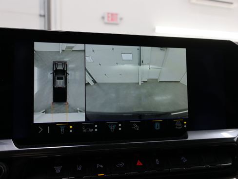 Used 2025 Chevrolet Silverado 2500 LT w/ Trail Boss Package image 16