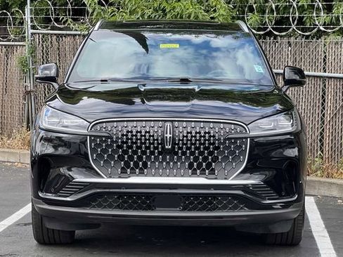 Used 2025 Lincoln Aviator Reserve w/ Equipment Group 201A image 5