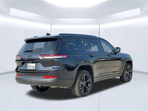 Used 2024 Jeep Grand Cherokee L Limited w/ Black Appearance Package AWD/4WD image 7