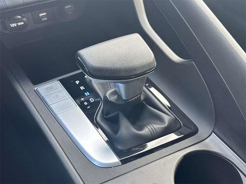 Certified 2021 Hyundai Elantra SE image 28