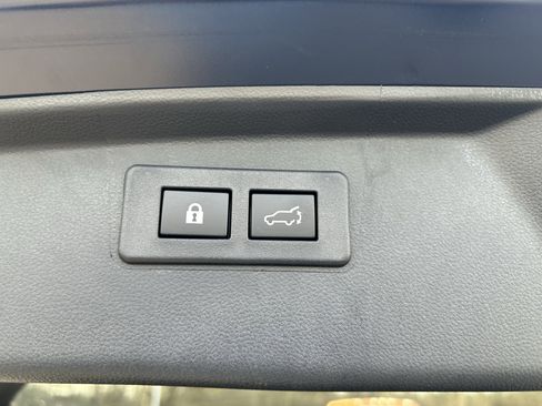 Certified 2025 Subaru Outback Limited image 28