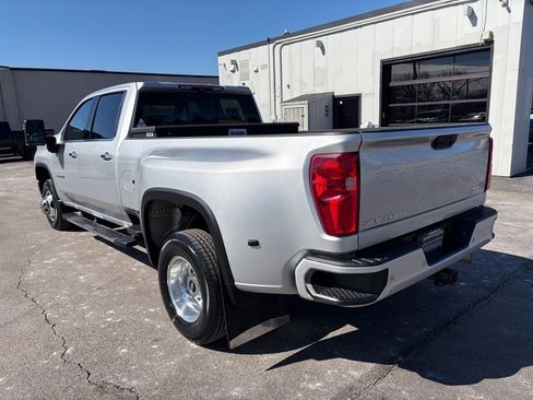 Used 2021 Chevrolet Silverado 3500 High Country image 28