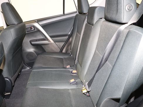 Used 2018 Toyota RAV4 LE w/ All Weather Liner Package image 23